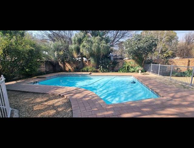 5 BEDROOM HOUSE FOR SALE IN WIERDA PARK